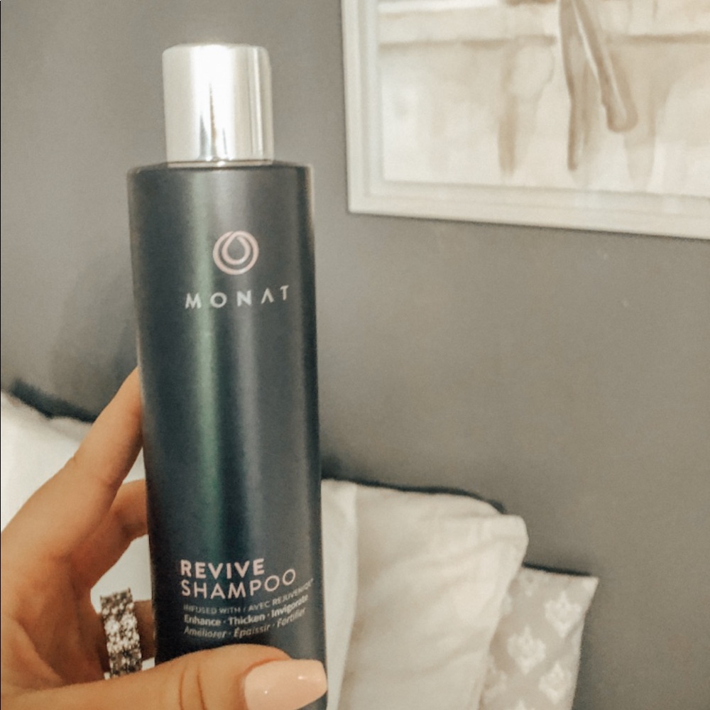 Monday revive shampoo